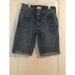 Levi's 515 Women's Size 6 Blue Denim Bermuda Cuffed Jean Shorts with Pockets